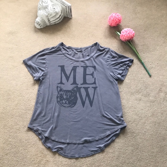 Fifth Sun Tops - Gray shirt with cat print - Fifth Sun brand